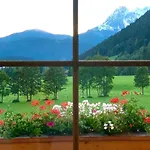 Alpen Oberlehengut 아파트 웨르펜웽