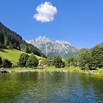 Alpen Oberlehengut 아파트 웨르펜웽